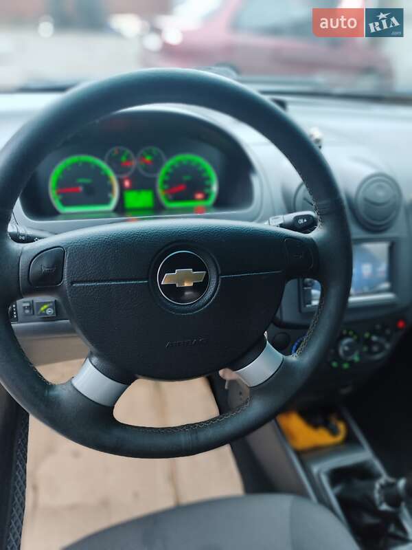 Хэтчбек Chevrolet Aveo 2010 в Козельце