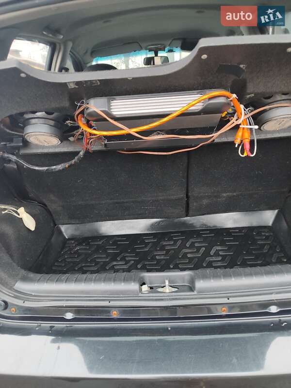 Хэтчбек Chevrolet Aveo 2010 в Козельце