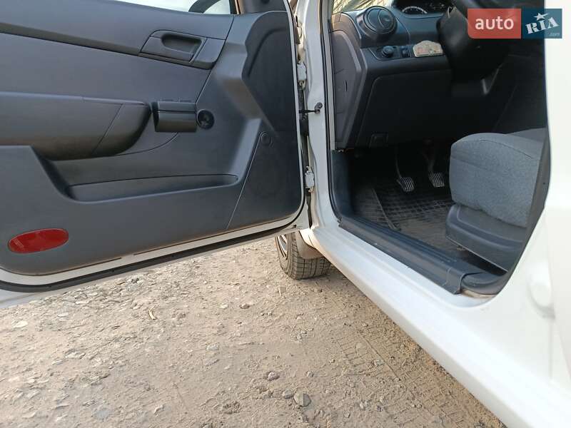 Седан Chevrolet Aveo 2007 в Дніпрі