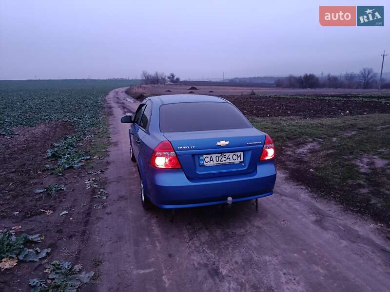 Седан Chevrolet Aveo 2010 в Корсунь-Шевченківському