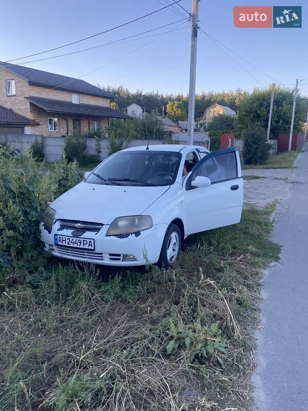 Седан Chevrolet Aveo 2006 в Ірпені