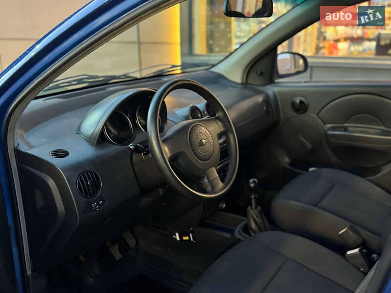Седан Chevrolet Aveo 2005 в Полтаві