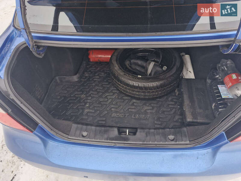 Седан Chevrolet Aveo 2008 в Зіньківі