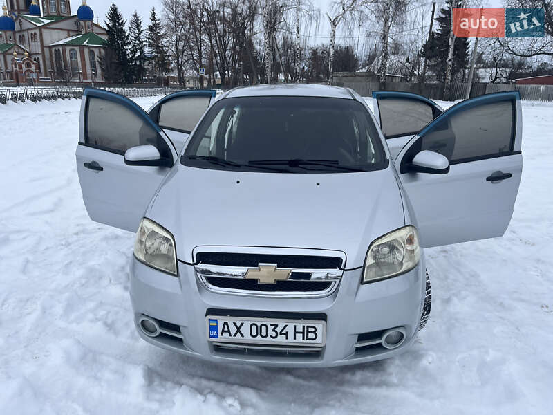 Седан Chevrolet Aveo 2011 в Первомайську