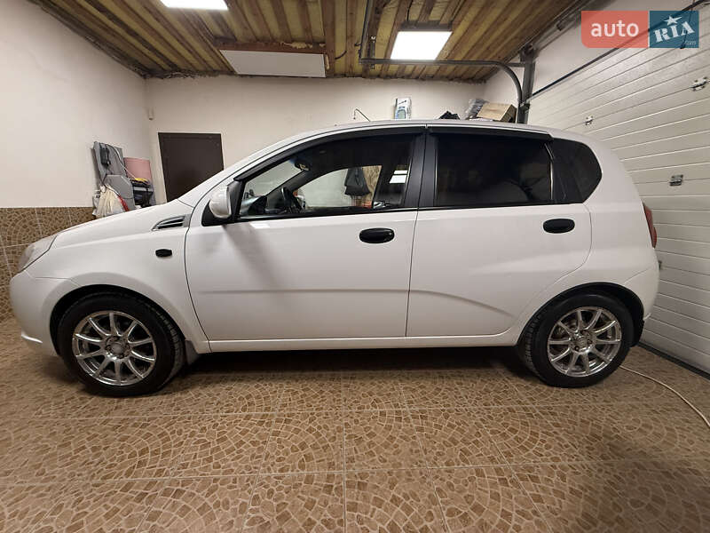 Хэтчбек Chevrolet Aveo 2008 в Одессе фото 12 Хэтчбек Chevrolet Aveo 2008 в Одессе