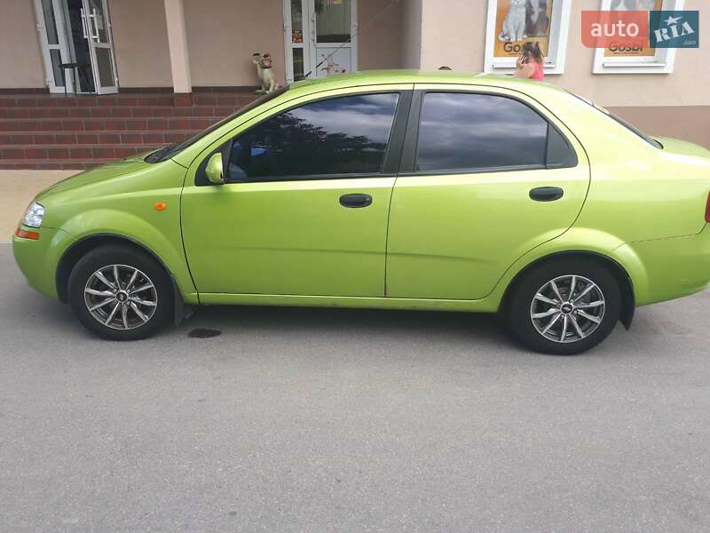 Седан Chevrolet Aveo 2005 в Вінниці