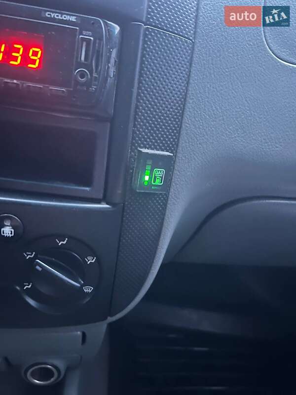 Седан Chevrolet Aveo 2005 в Кропивницком