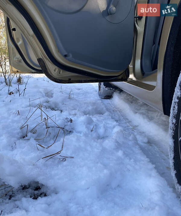 Седан Chevrolet Aveo 2004 в Житомирі