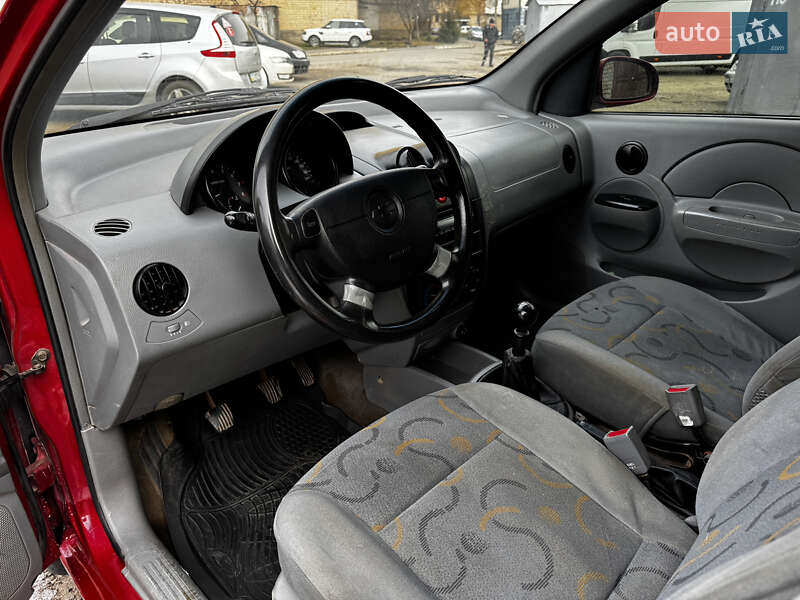 Седан Chevrolet Aveo 2005 в Чернівцях