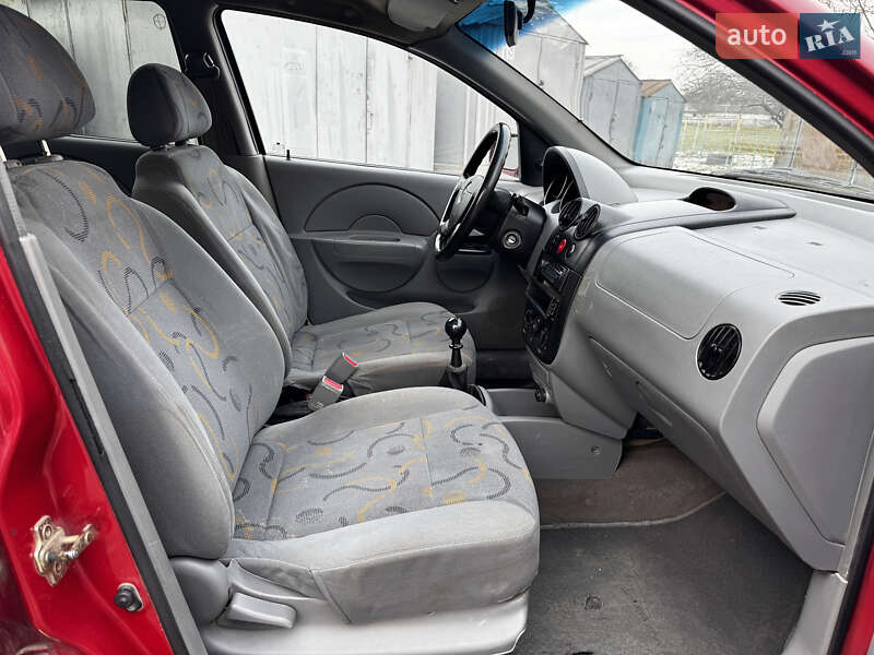 Седан Chevrolet Aveo 2005 в Чернівцях