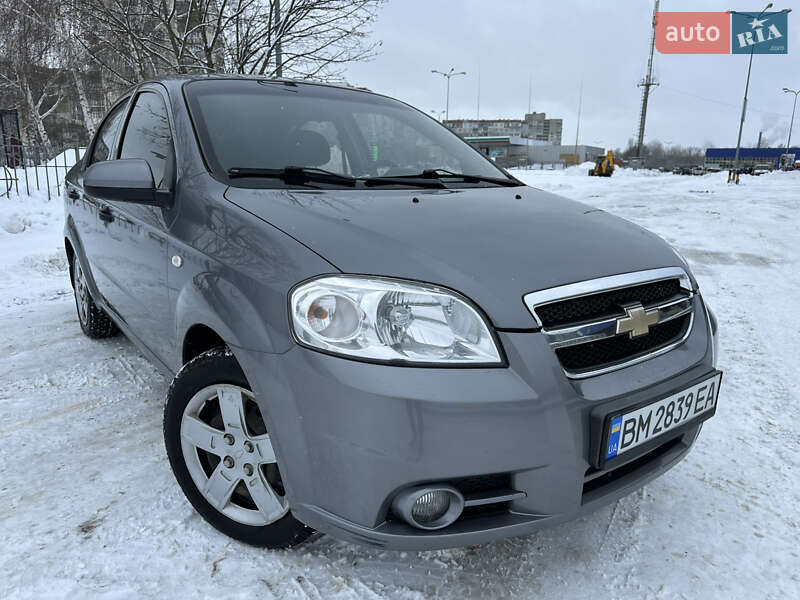 Седан Chevrolet Aveo 2011 в Сумах