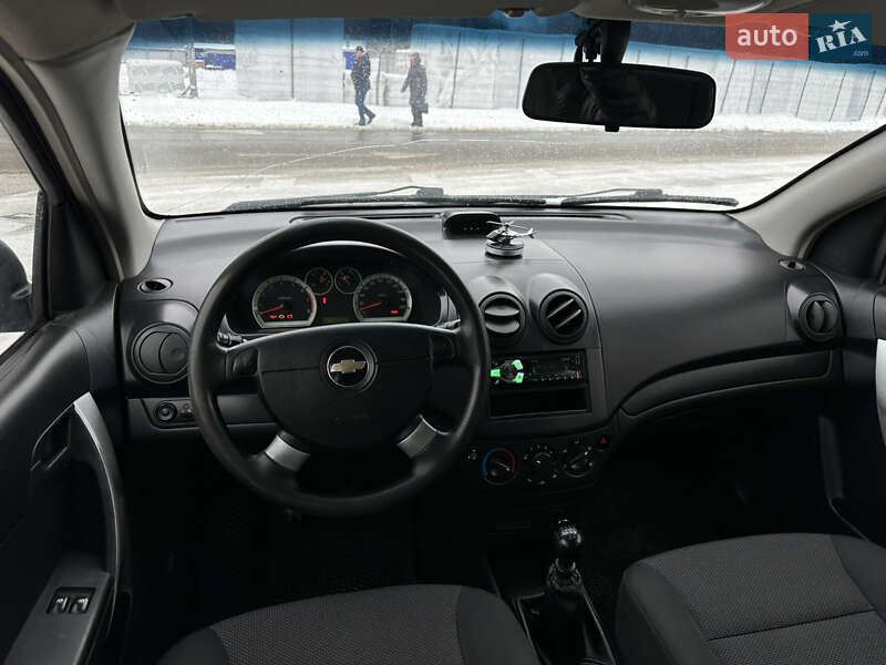 Седан Chevrolet Aveo 2011 в Сумах
