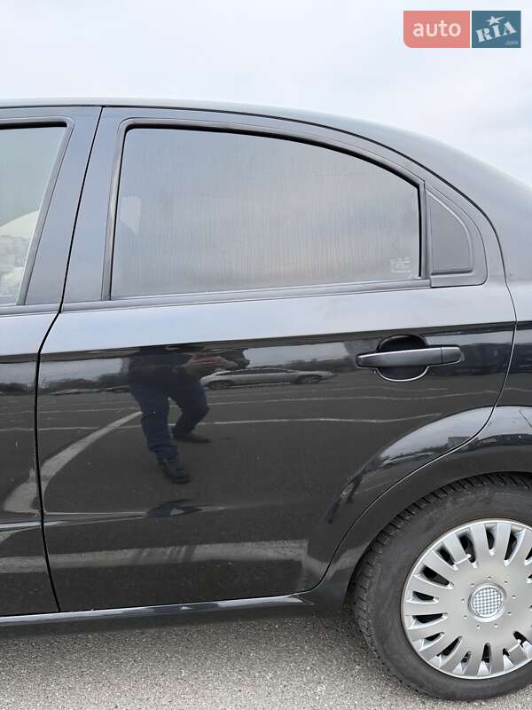 Седан Chevrolet Aveo 2007 в Киеве фото 44 Седан Chevrolet Aveo 2007 в Киеве