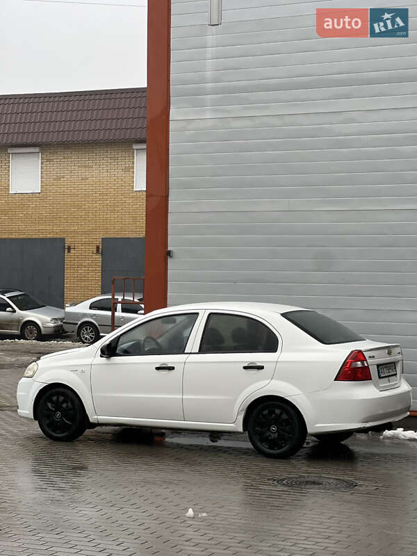 Седан Chevrolet Aveo 2008 в Сумах