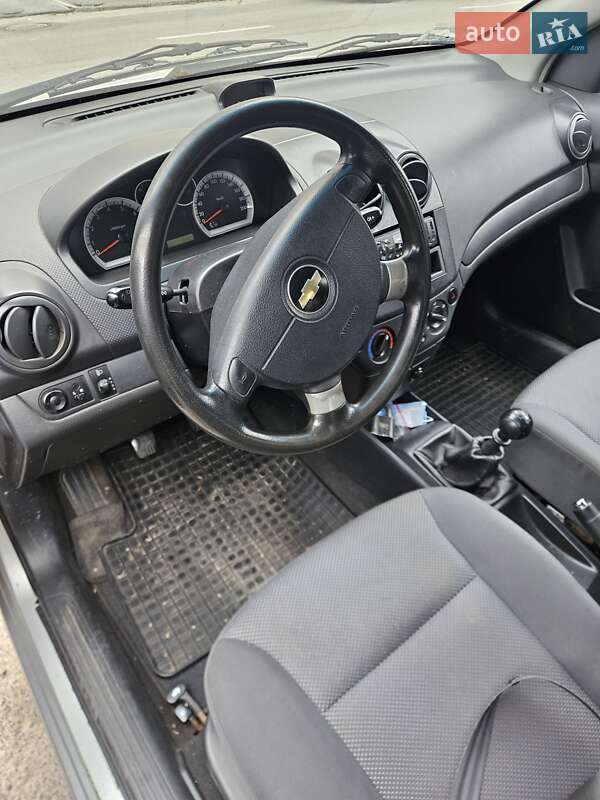 Седан Chevrolet Aveo 2008 в Днепре