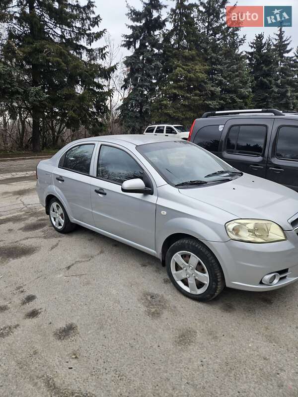 Седан Chevrolet Aveo 2008 в Днепре