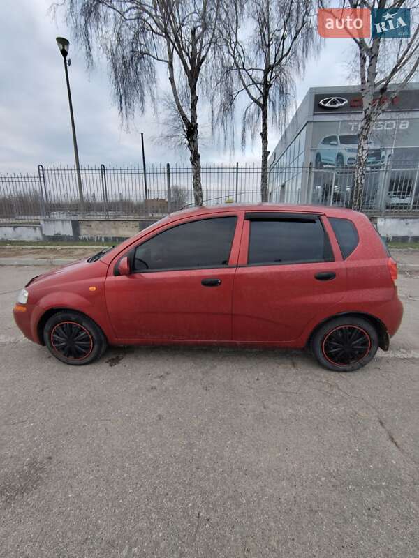 Хэтчбек Chevrolet Aveo 2005 в Кропивницком