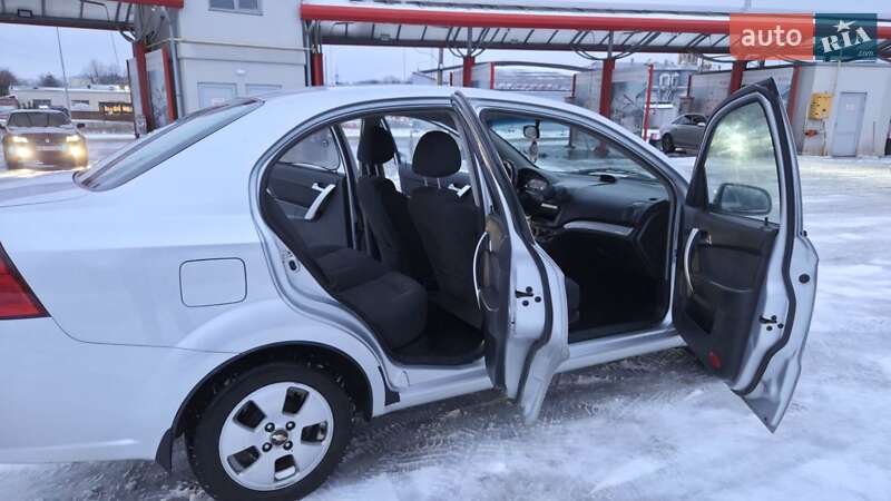 Седан Chevrolet Aveo 2011 в Виннице