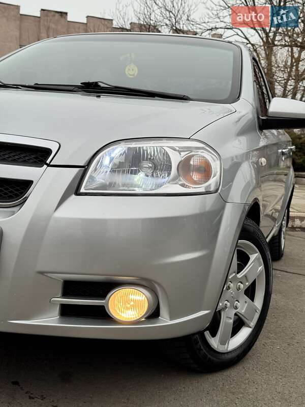 Седан Chevrolet Aveo 2008 в Николаеве