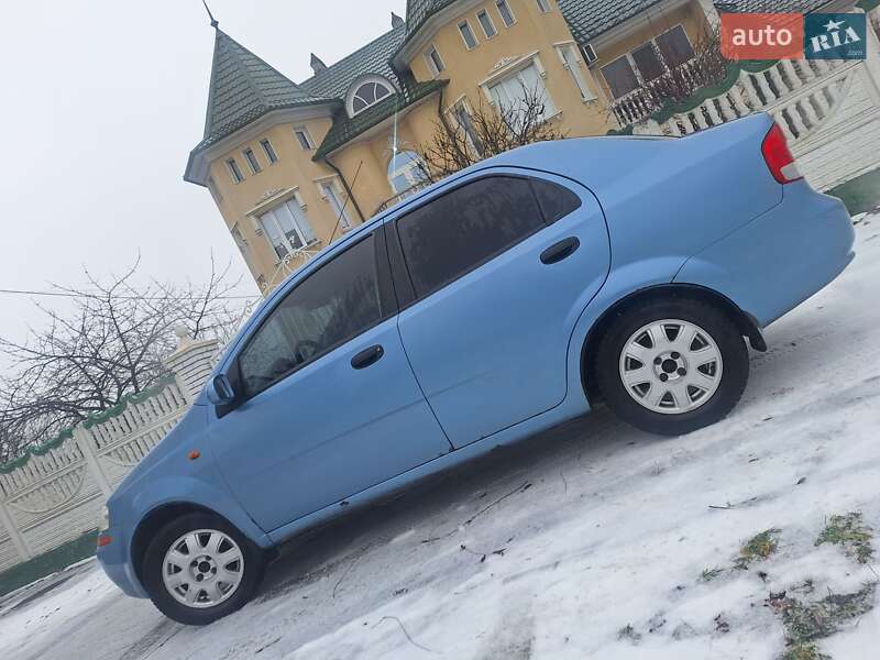 Седан Chevrolet Aveo 2005 в Черновцах