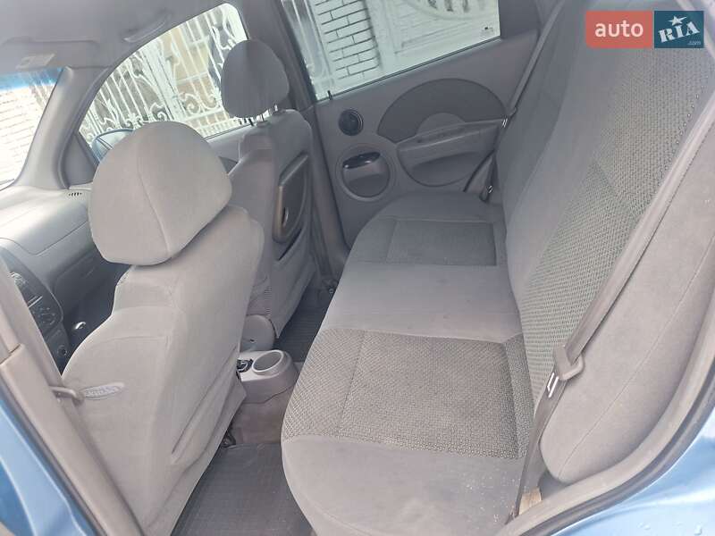 Седан Chevrolet Aveo 2005 в Черновцах