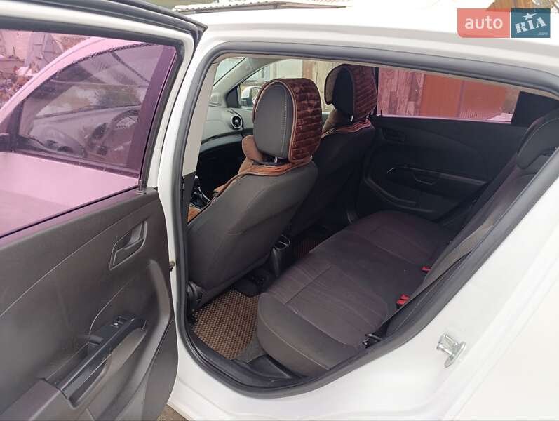 Хэтчбек Chevrolet Aveo 2013 в Мироновке фото 6 Хэтчбек Chevrolet Aveo 2013 в Мироновке