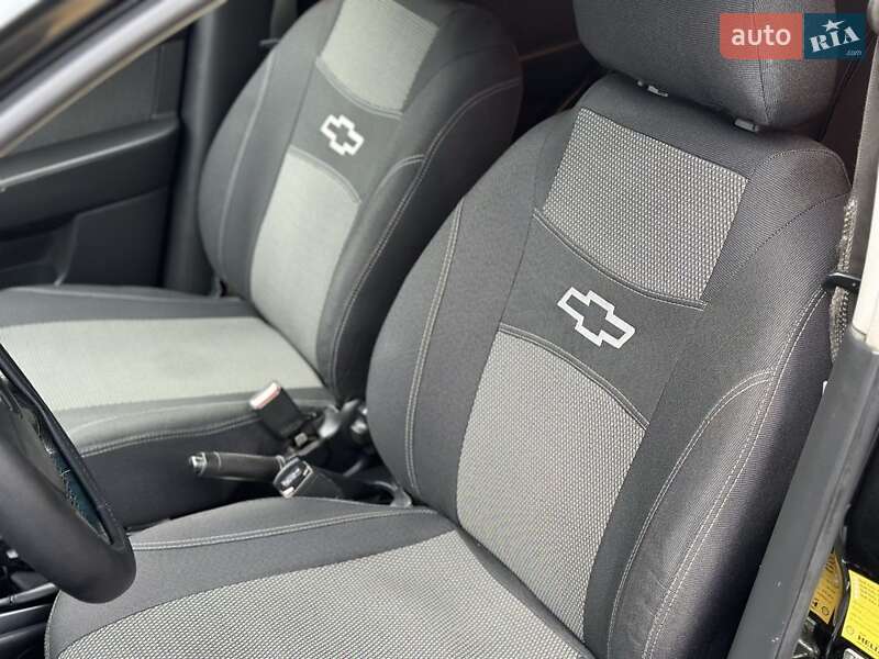 Седан Chevrolet Aveo 2007 в Николаеве