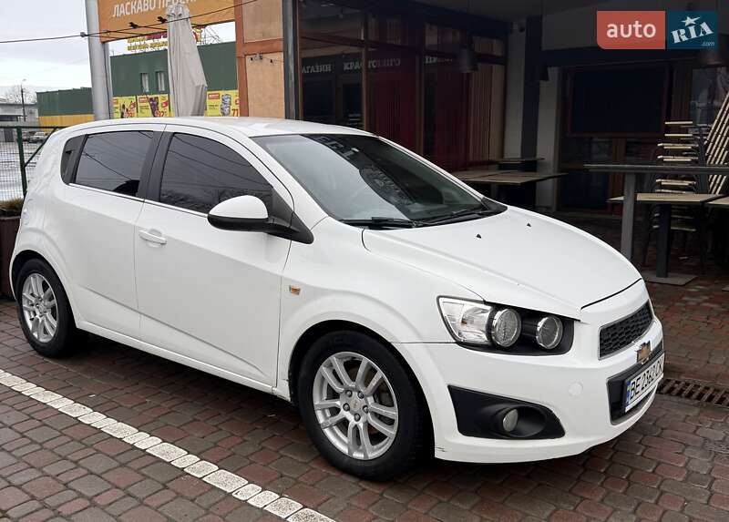 Хэтчбек Chevrolet Aveo 2011 в Ужгороде