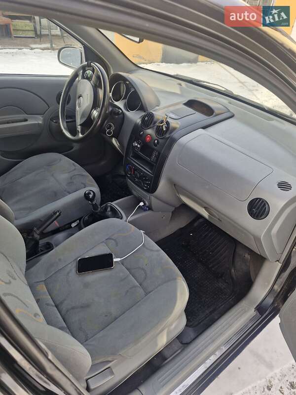Хэтчбек Chevrolet Aveo 2005 в Киеве