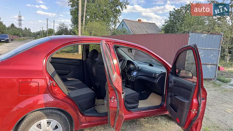 Седан Chevrolet Aveo 2010 в Лозовой