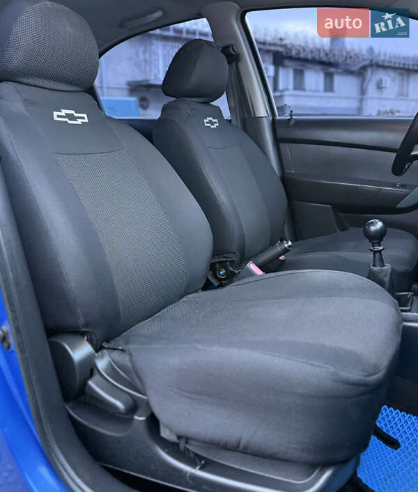 Седан Chevrolet Aveo 2006 в Днепре