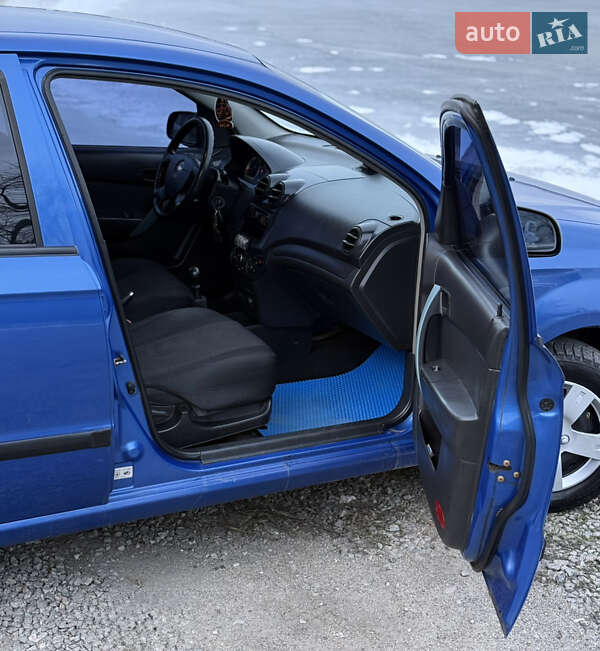 Седан Chevrolet Aveo 2006 в Днепре