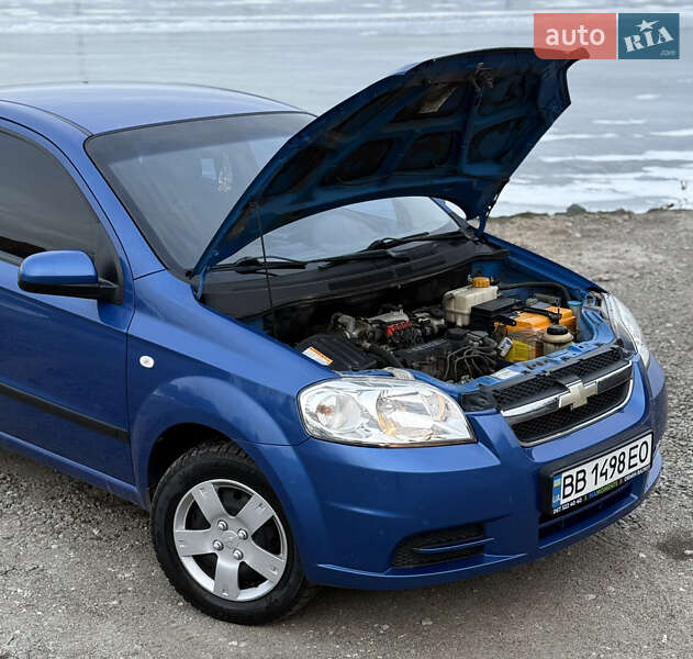 Седан Chevrolet Aveo 2006 в Днепре