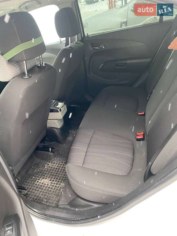 Седан Chevrolet Aveo 2012 в Киеве