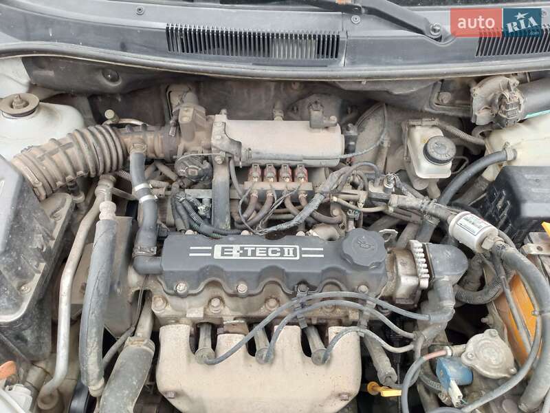 Хэтчбек Chevrolet Aveo 2006 в Коломые фото 4 Хэтчбек Chevrolet Aveo 2006 в Коломые