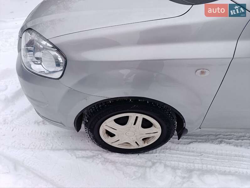 Седан Chevrolet Aveo 2008 в Киеве