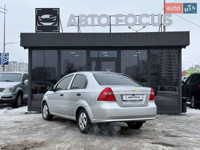 Седан Chevrolet Aveo 2006 в Киеве