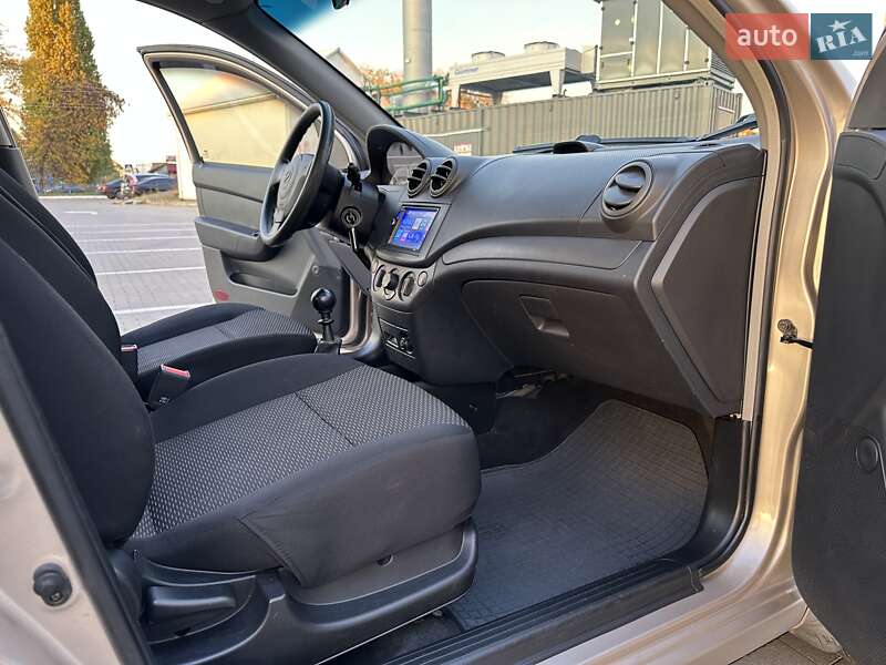 Хэтчбек Chevrolet Aveo 2012 в Одессе фото 26 Хэтчбек Chevrolet Aveo 2012 в Одессе
