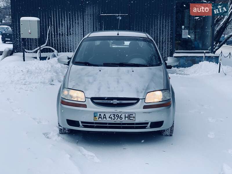 Седан Chevrolet Aveo 2005 в Киеве