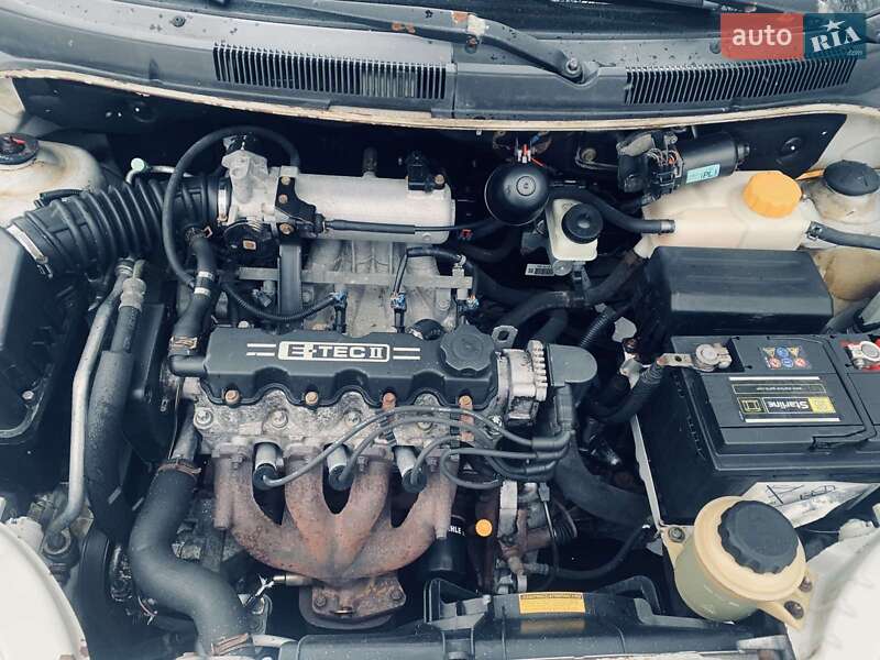 Седан Chevrolet Aveo 2005 в Киеве