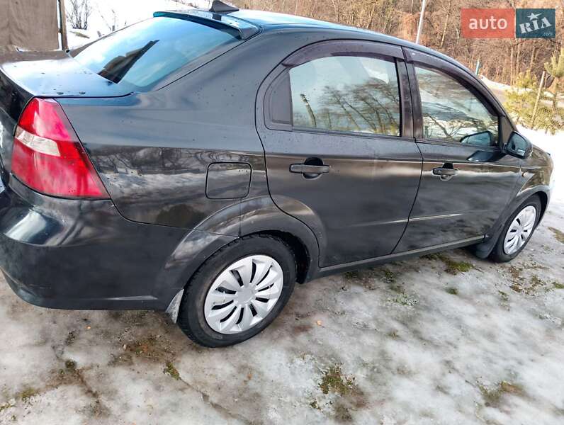 Седан Chevrolet Aveo 2006 в Львові