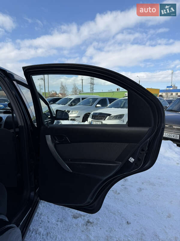 Седан Chevrolet Aveo 2011 в Чернігові