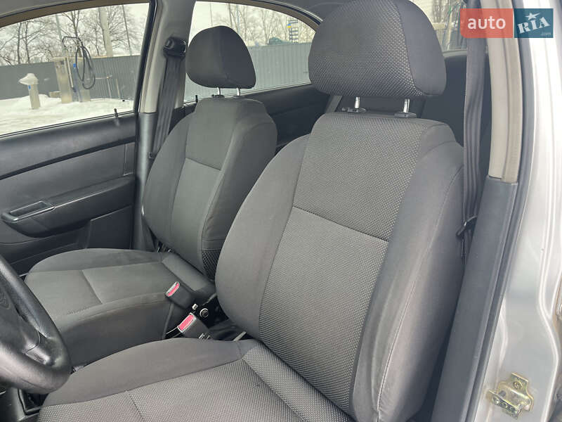 Седан Chevrolet Aveo 2006 в Києві фото 11 Седан Chevrolet Aveo 2006 в Києві