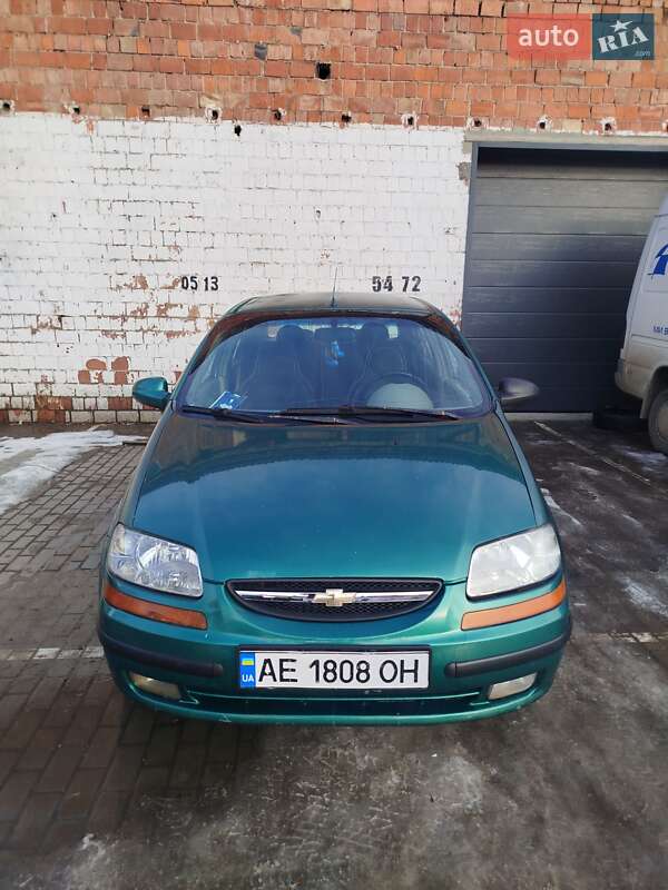 Седан Chevrolet Aveo 2004 в Черновцах
