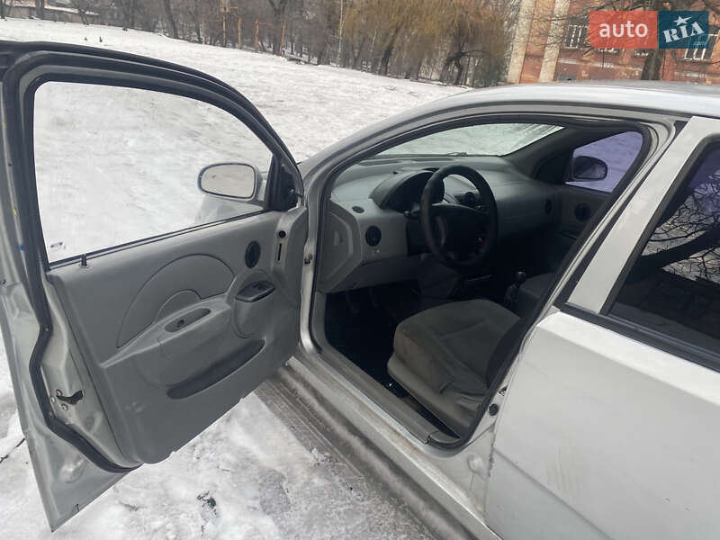 Седан Chevrolet Aveo 2005 в Каменском фото 8 Седан Chevrolet Aveo 2005 в Каменском