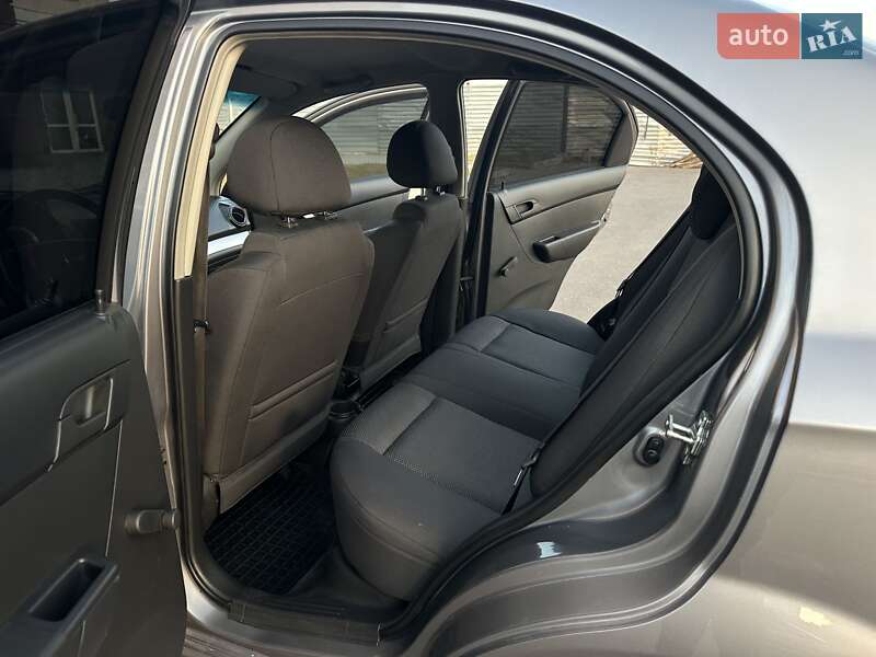 Седан Chevrolet Aveo 2007 в Миколаєві