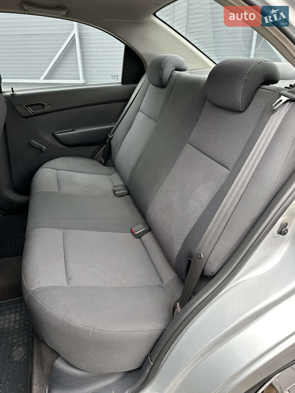 Седан Chevrolet Aveo 2011 в Киеве фото 16 Седан Chevrolet Aveo 2011 в Киеве