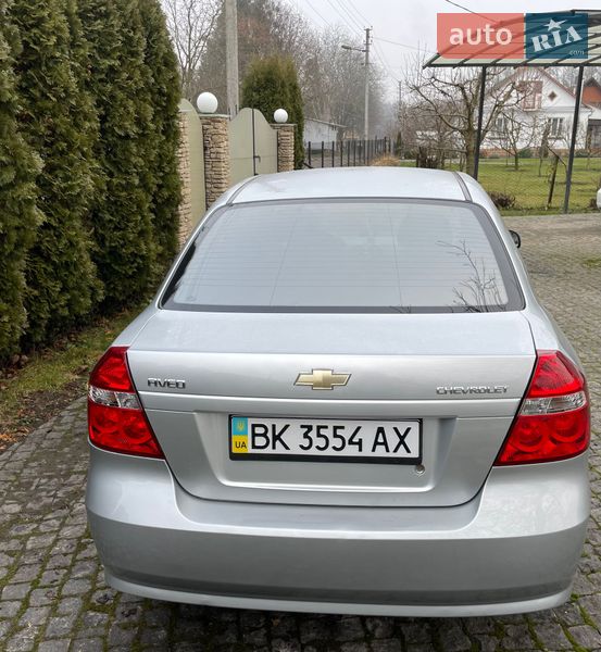 Седан Chevrolet Aveo 2010 в Дубні