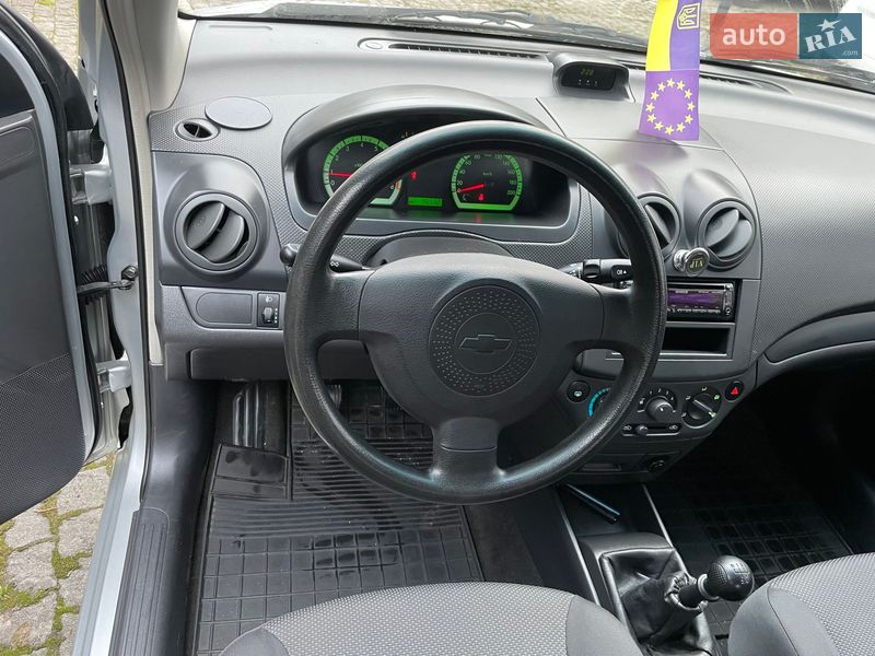 Седан Chevrolet Aveo 2010 в Дубні