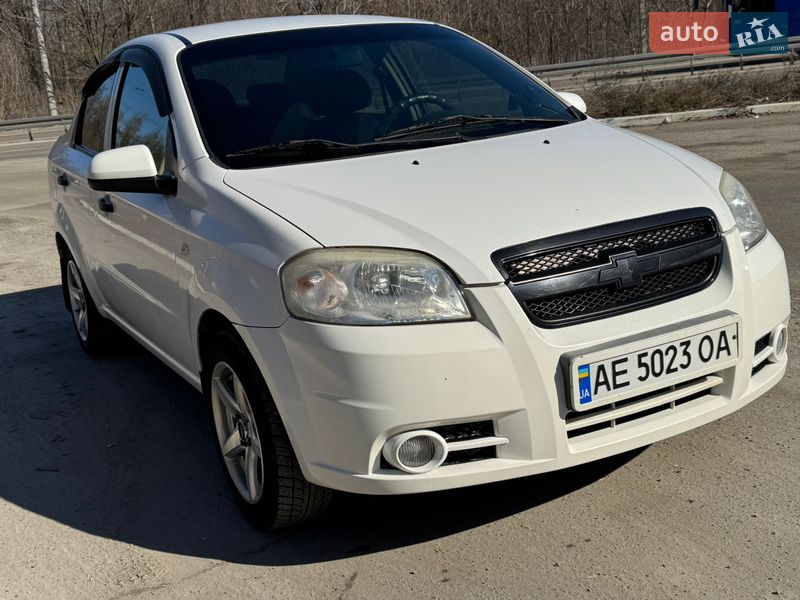 Седан Chevrolet Aveo 2009 в Днепре